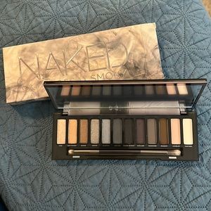 New Urban Decay Smoky Eyeshadow set